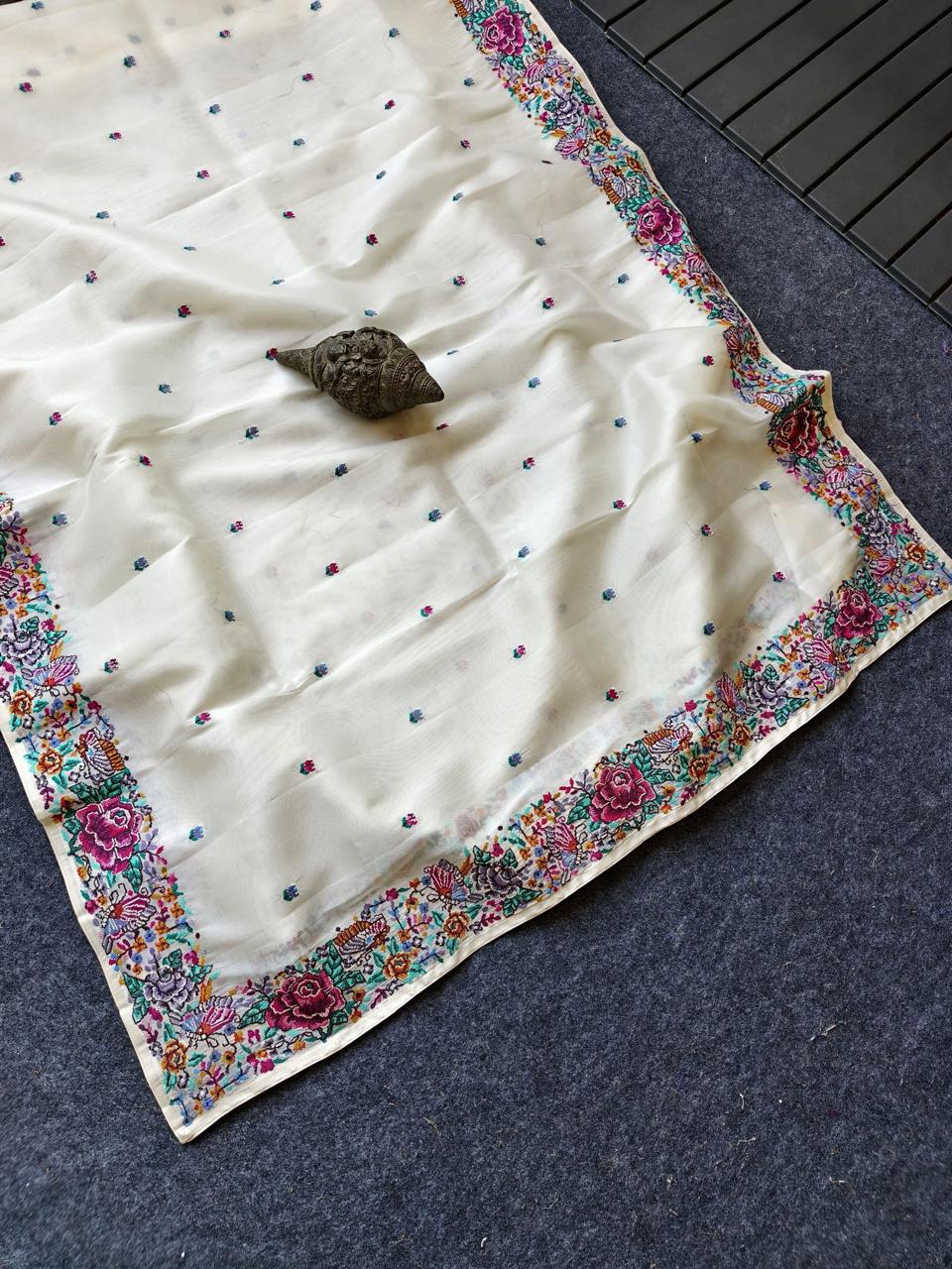 LA LA flower loom saree