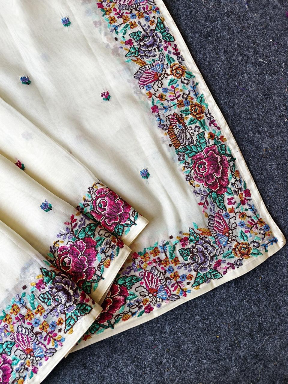 LA LA flower loom saree