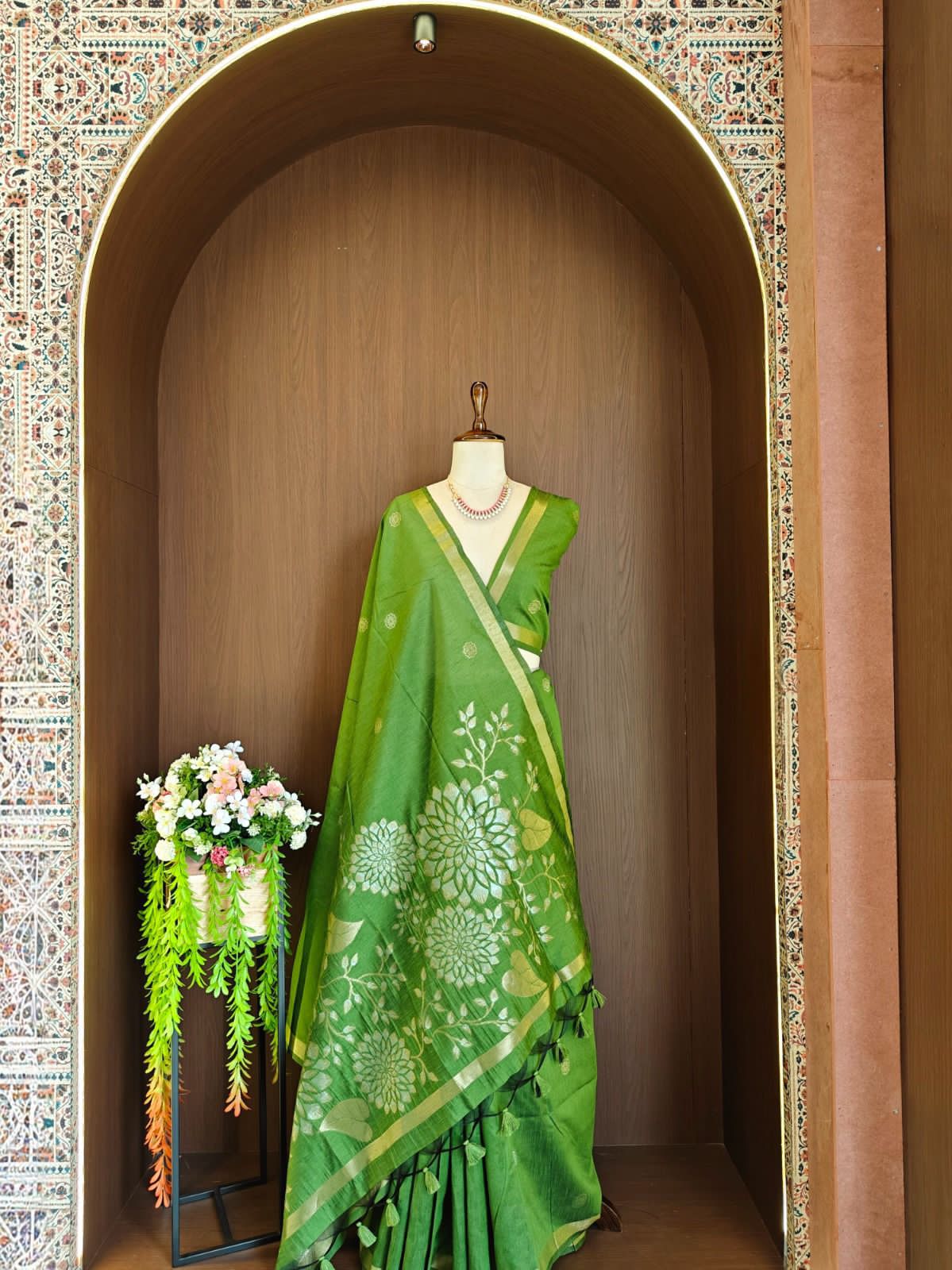 Saloni
