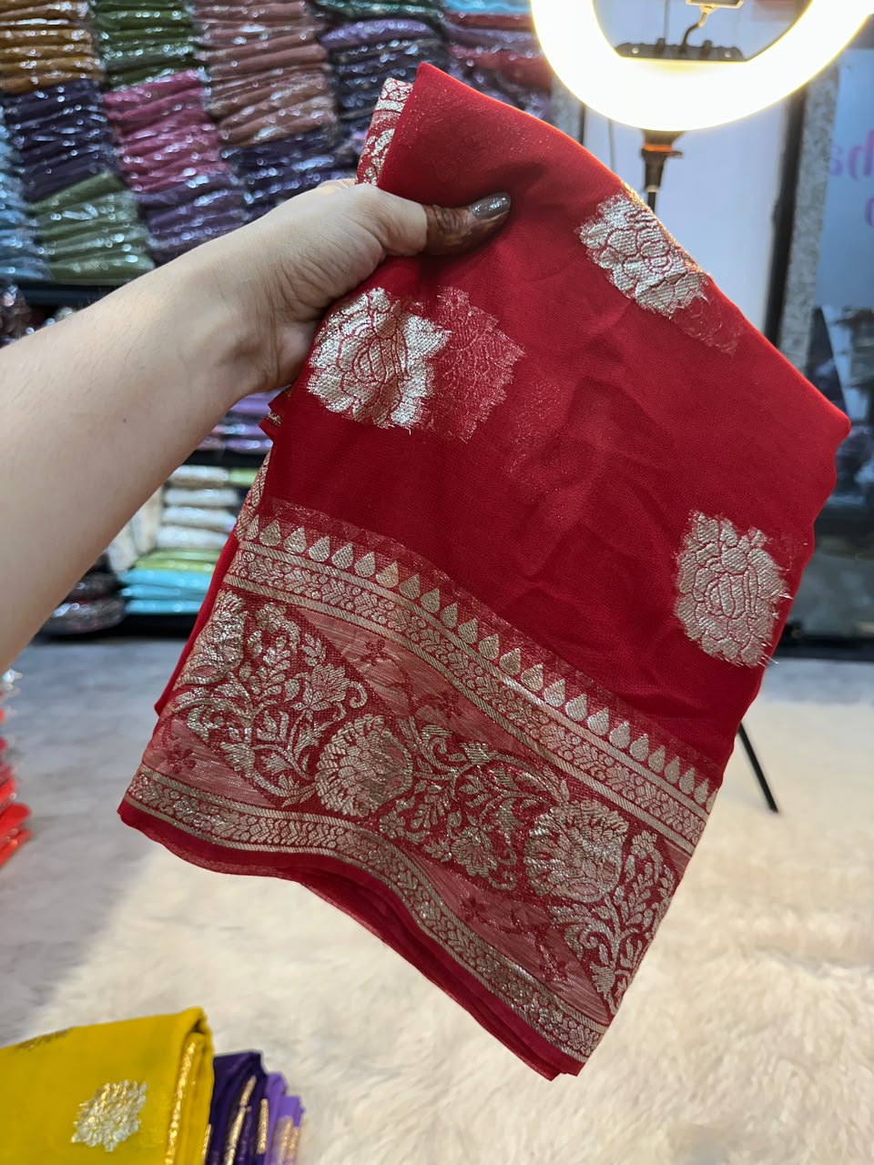 Saloni