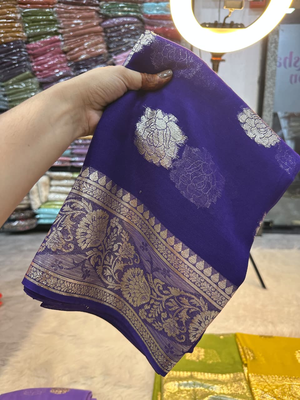 Saloni