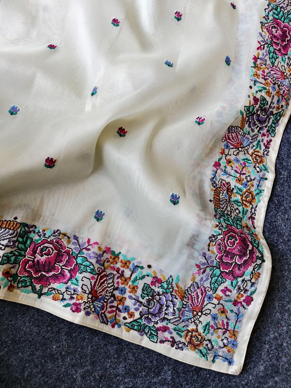 LA LA flower loom saree