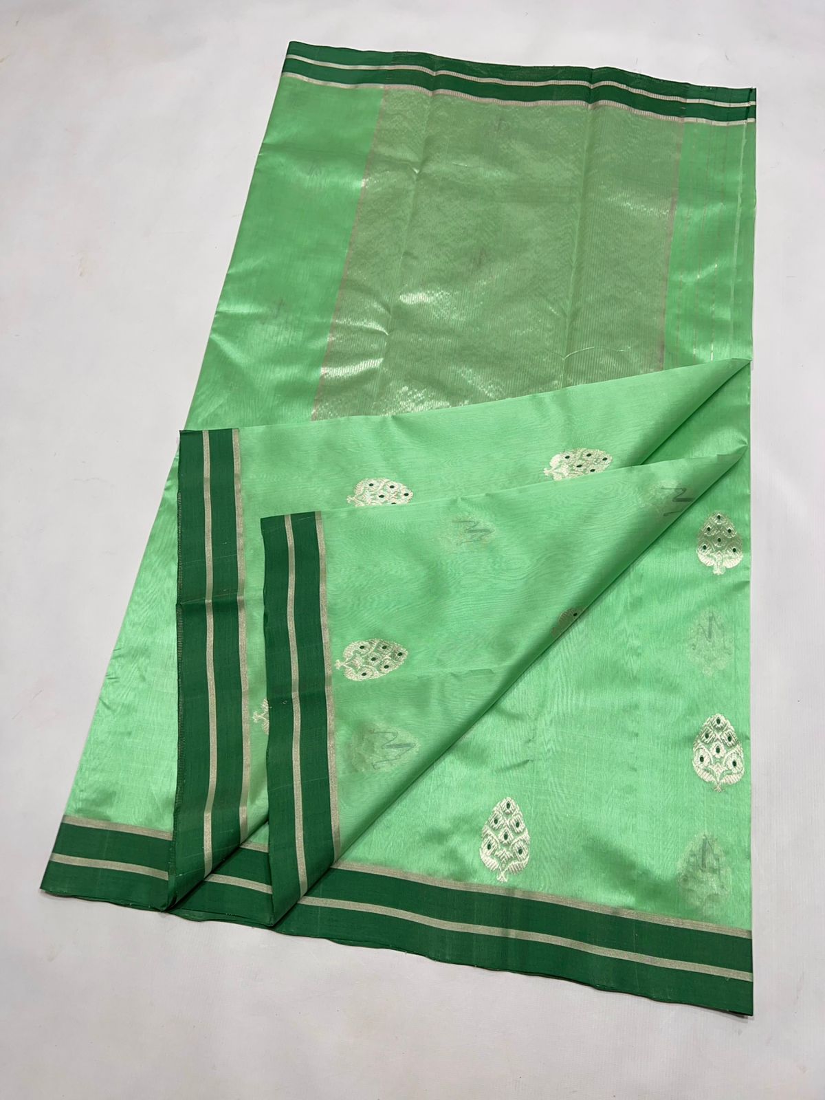 Meena Butta Saree