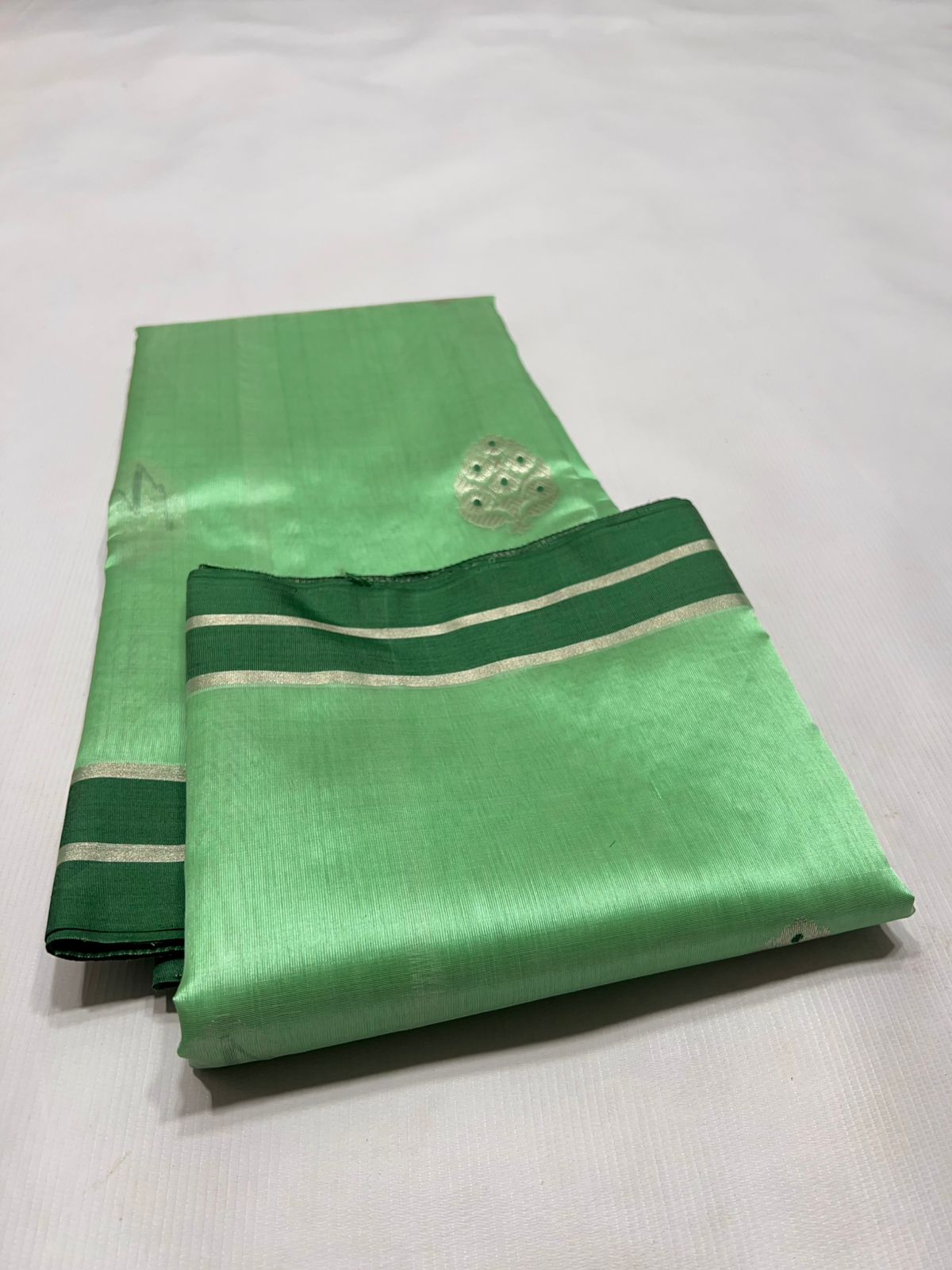 Meena Butta Saree
