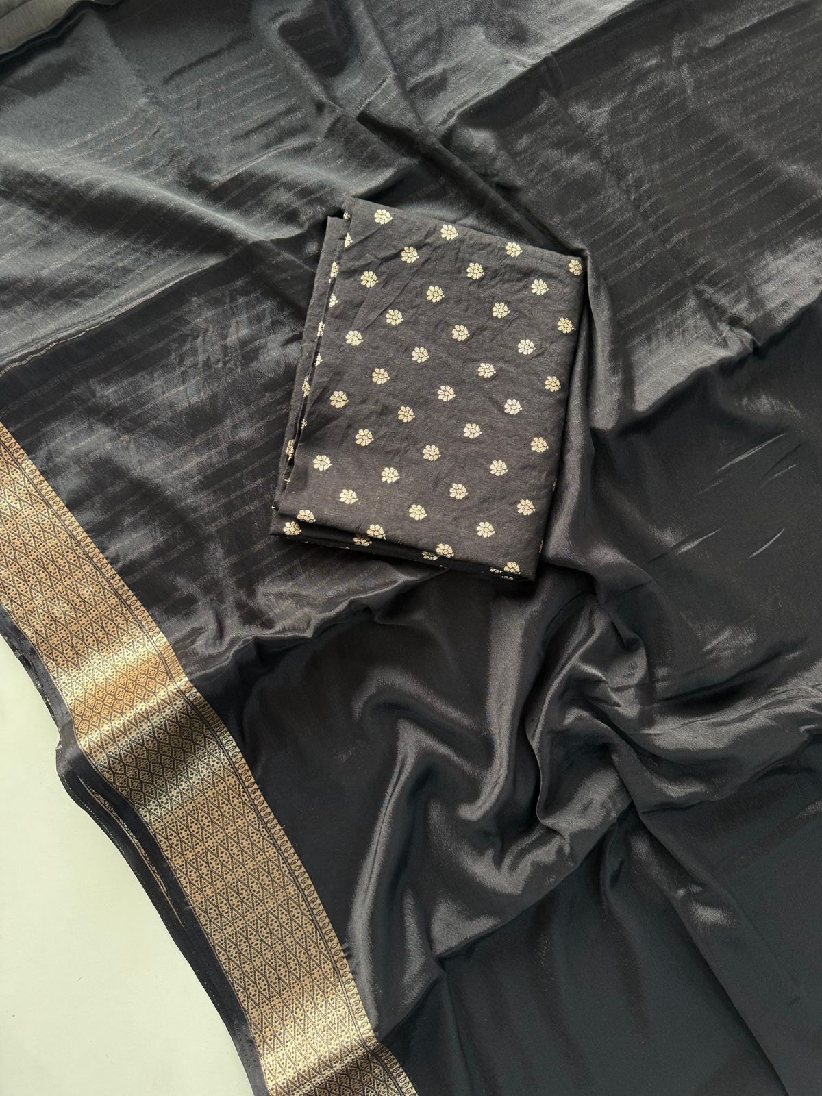 Chinnon Budget Friendly Saree