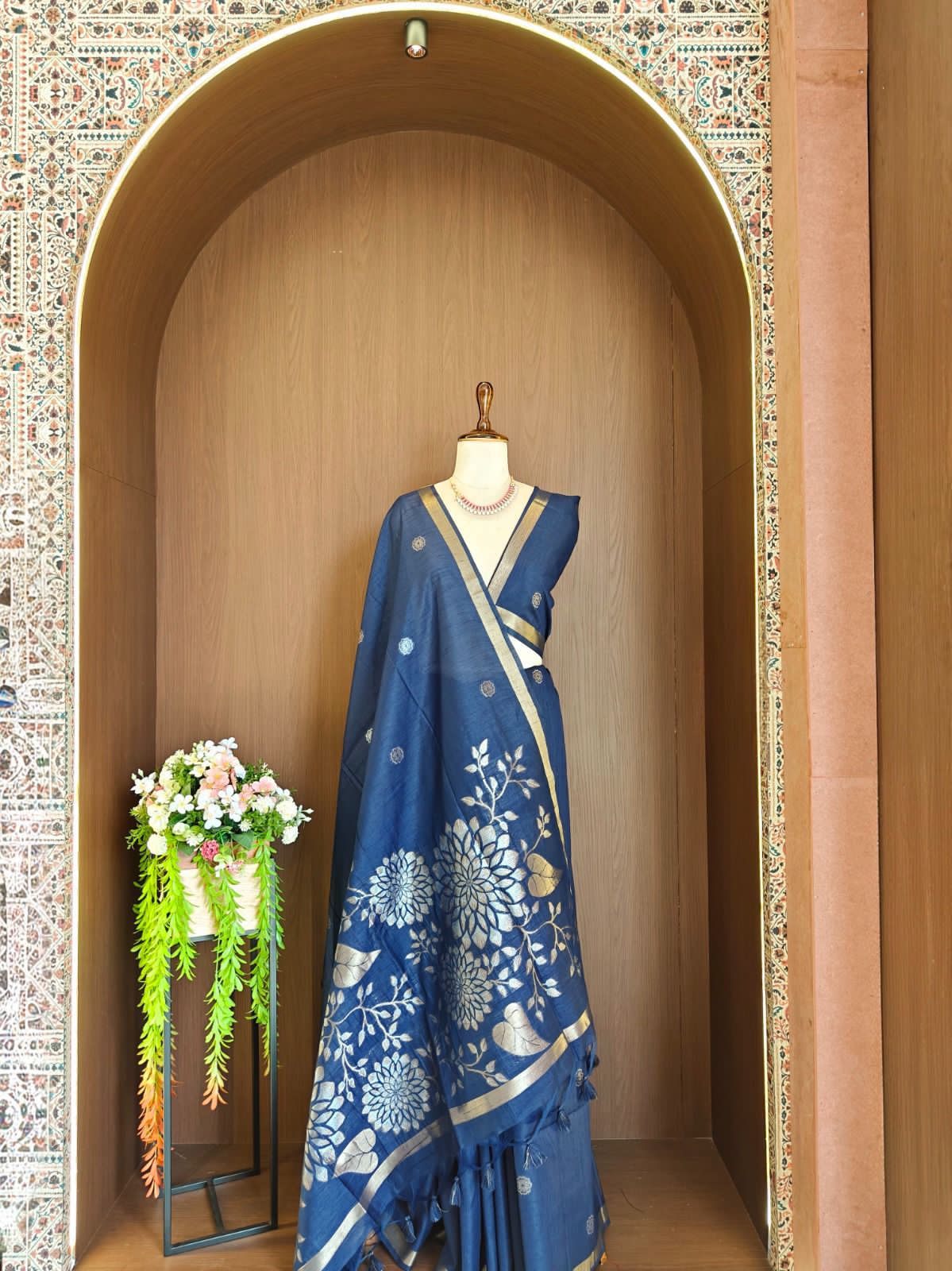 Saloni