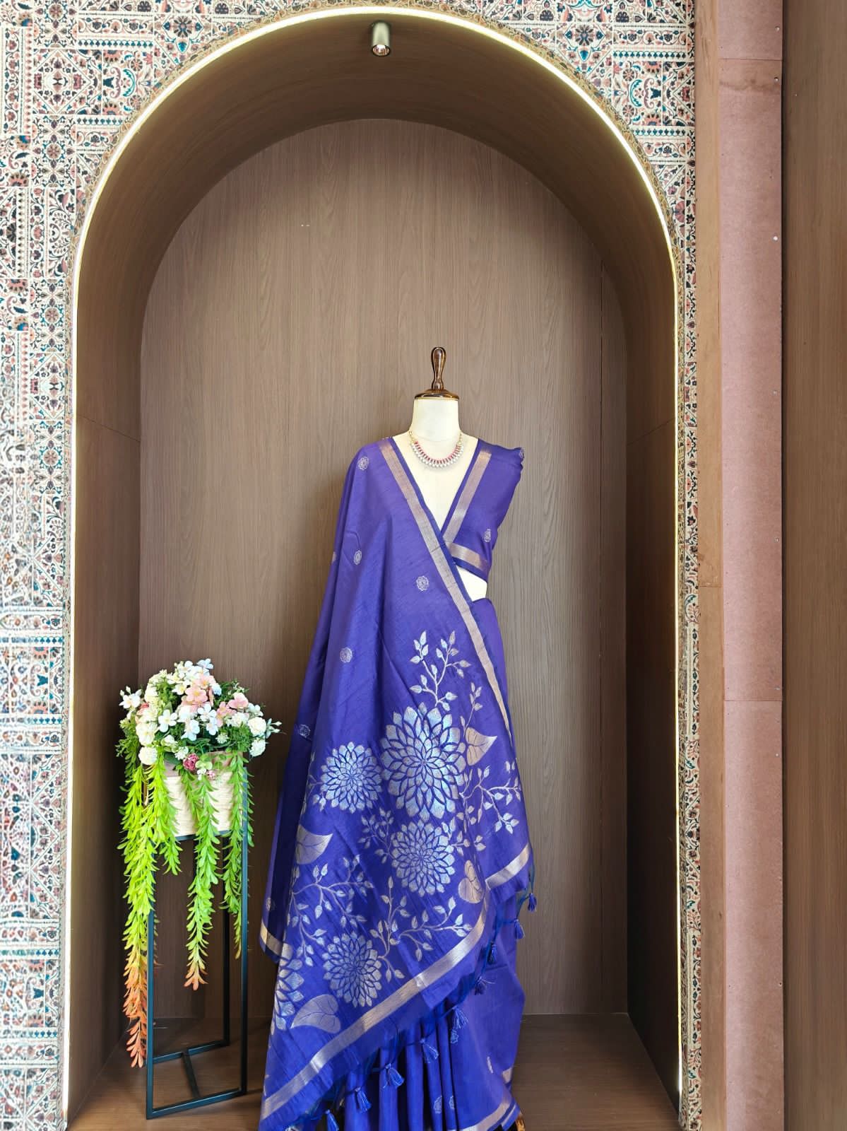 Saloni
