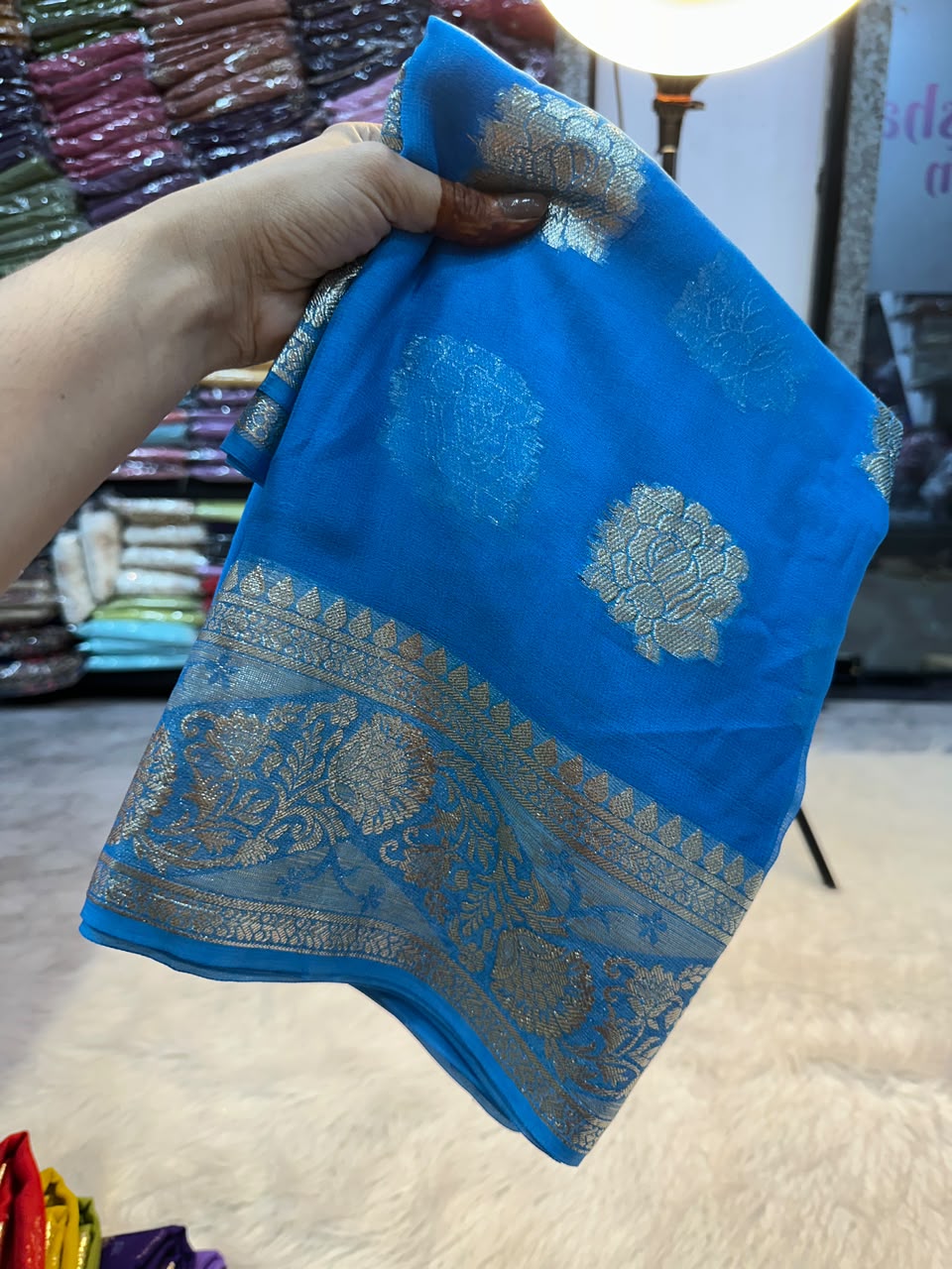 Saloni